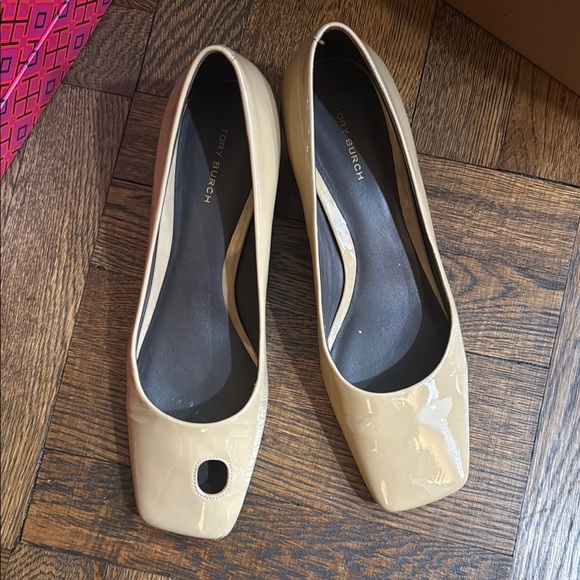 Tory Burch Cream Leather Heels - Picture 3 of 8